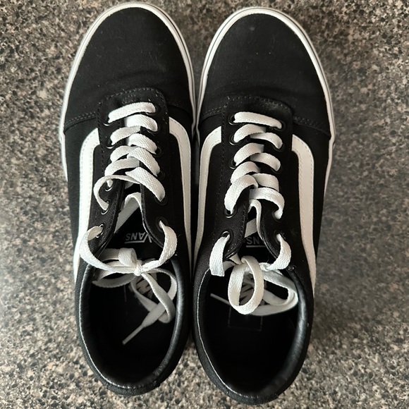 Vans Ward Lace-Up Sneakers - Picture 2 of 13